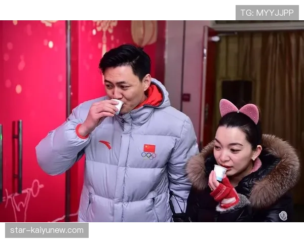 仲满训练完直接啃鸡腿，这自律人设是不是有点绷不住了？