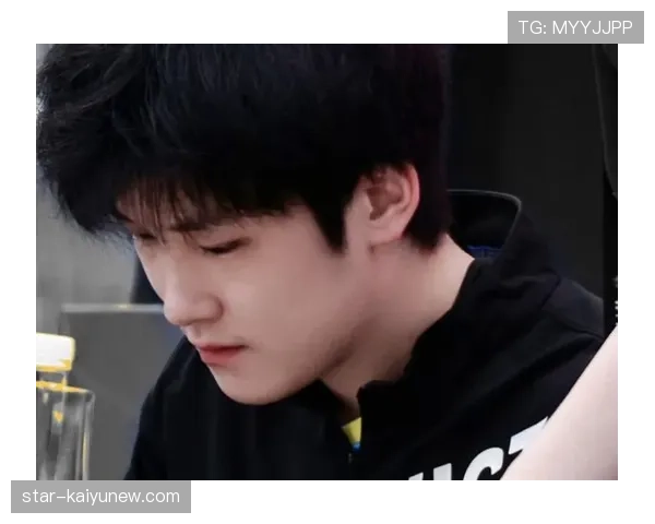 张本智和家的冰箱里居然塞满了能量饮料，训练完直接干三瓶？