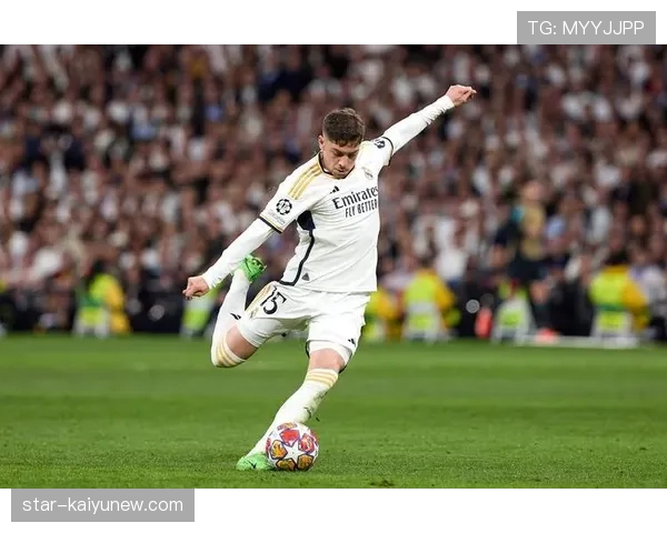 巴尔韦德无球冲刺与后插上进攻的战术机制解析